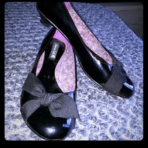 American Eagle kitten heels